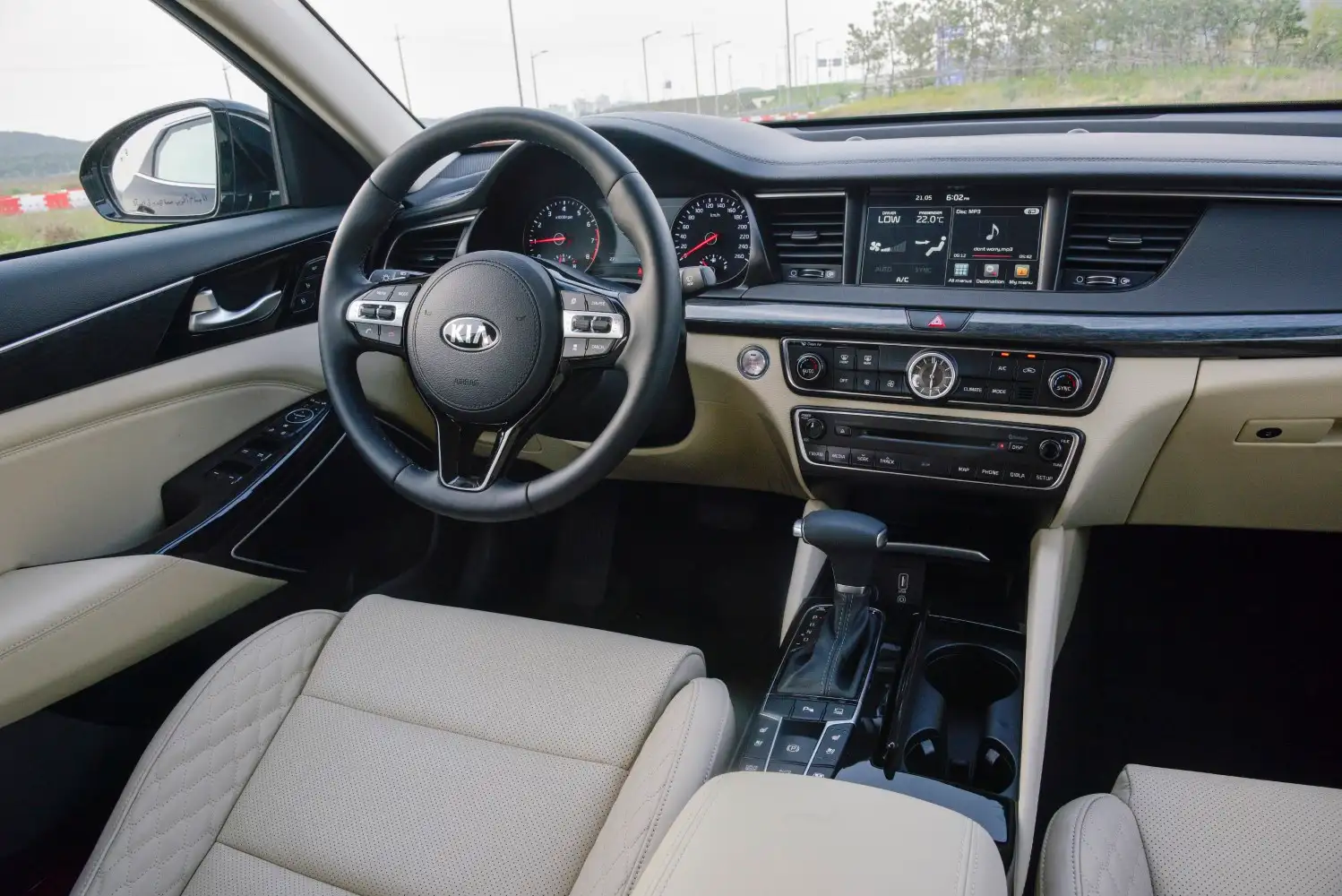 2019 Kia Cadenza EX Upgraded Options - view 5