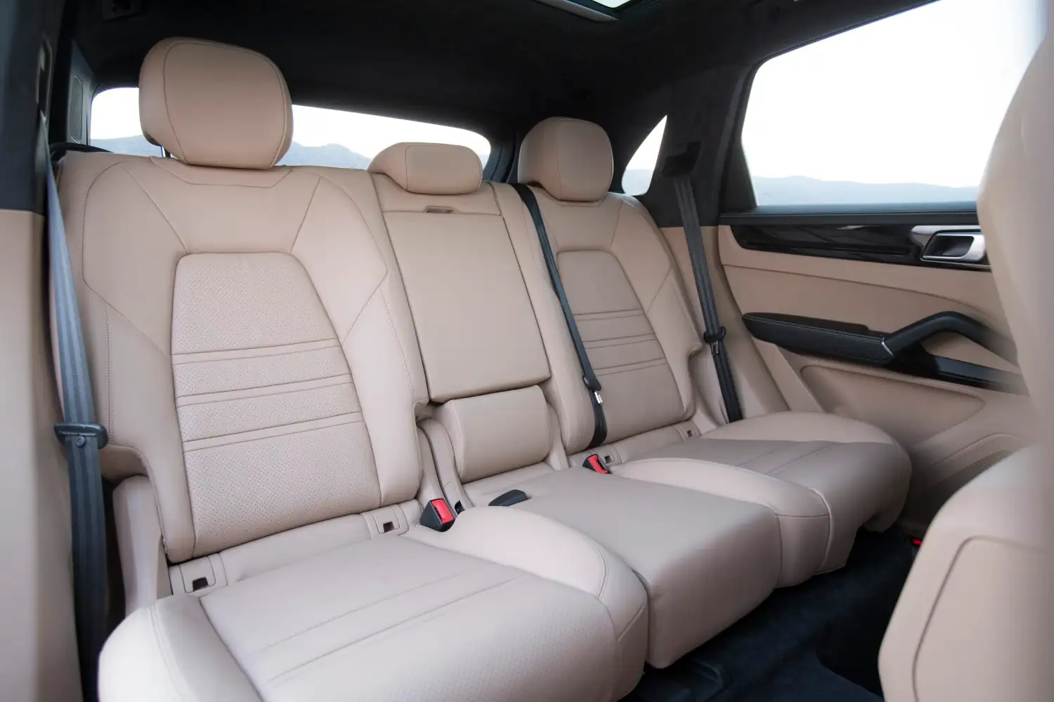 2022 Porsche Cayenne S Base Trim - view 6