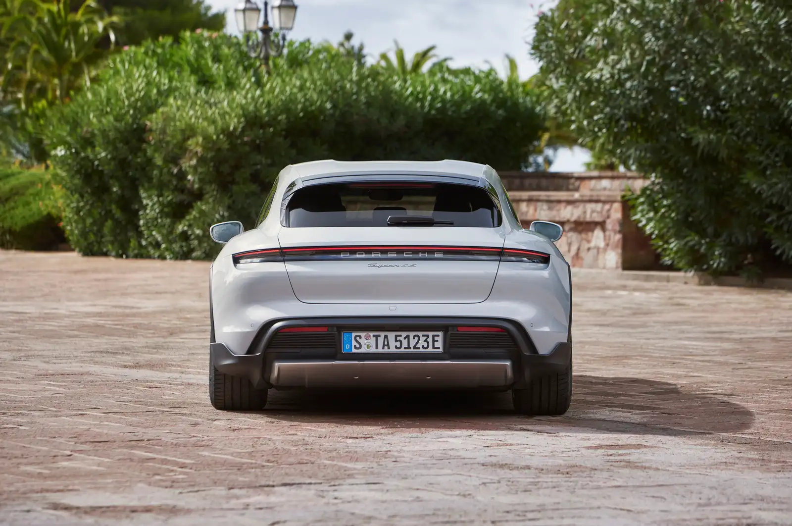 2023 Porsche Taycan 4 Cross Turismo Base Trim - view 2