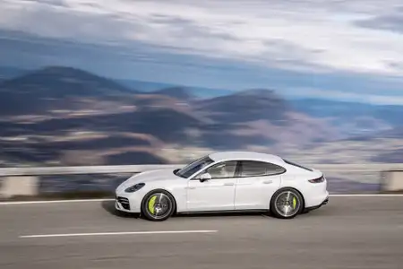 Porsche Panamera Turbo S E-Hybrid Base Trim - Image 3