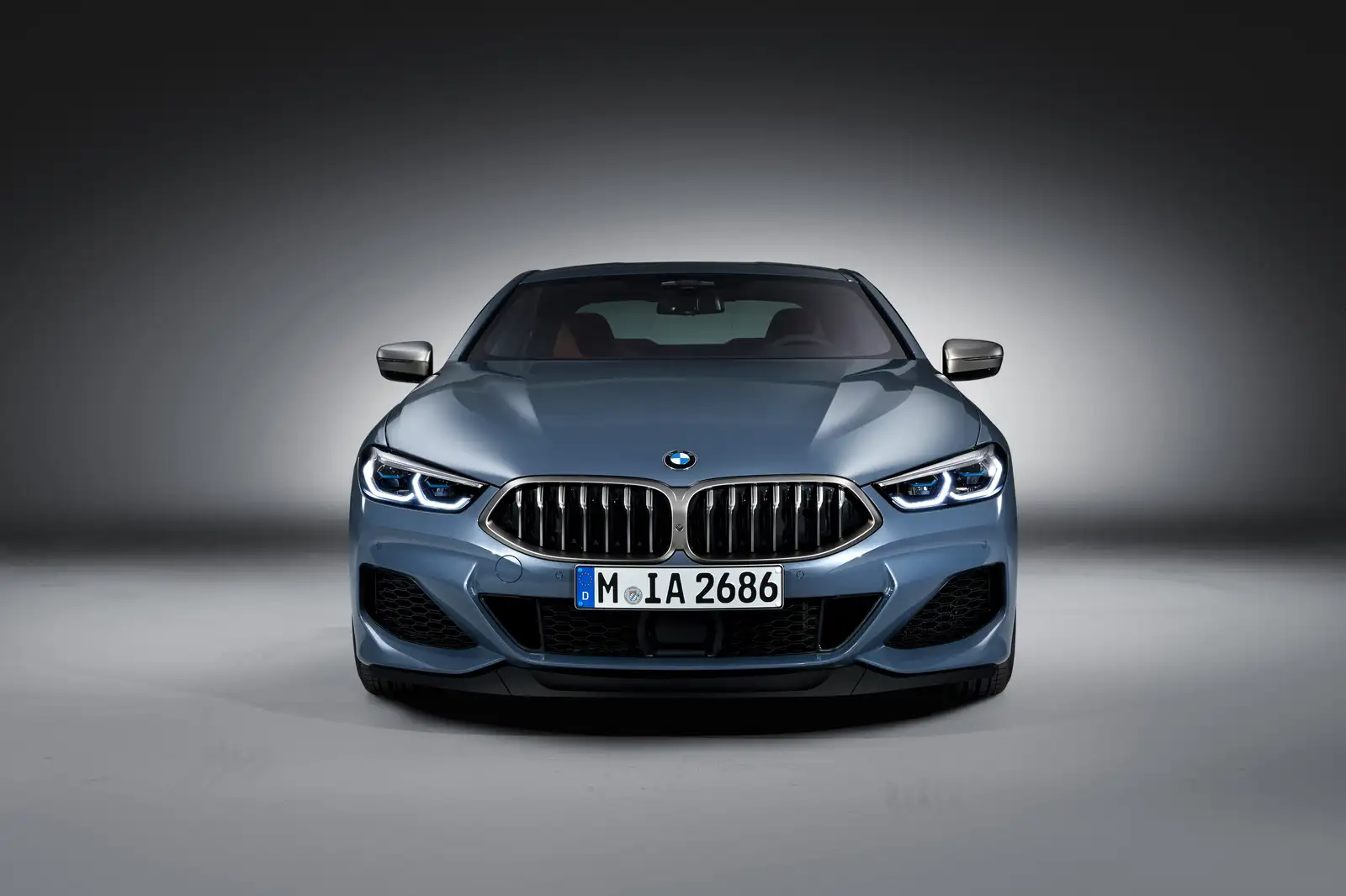 2022 BMW 8 Series 840i Coupe M Sport - view 4
