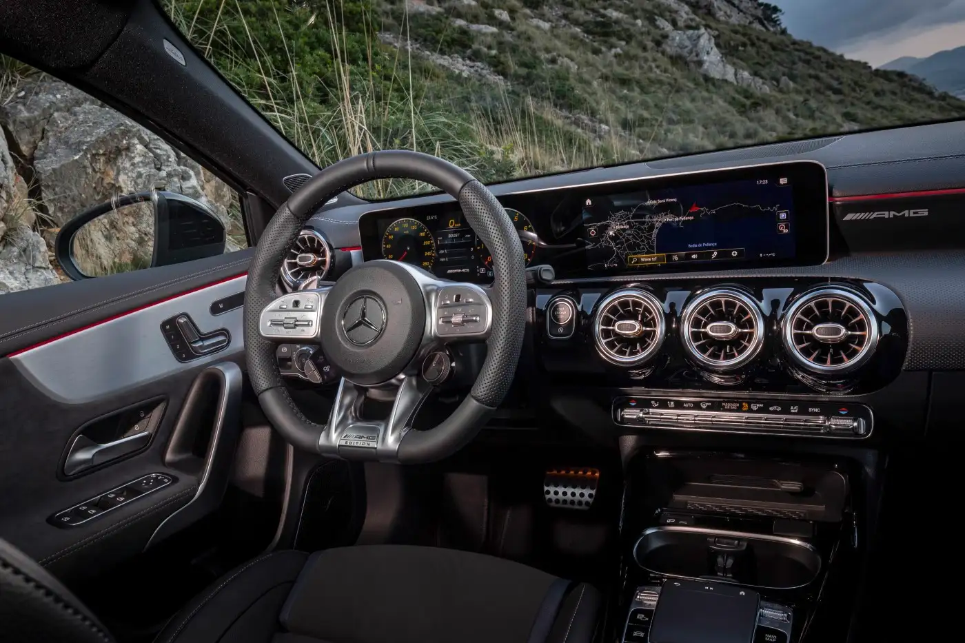2020 Mercedes-Benz A-Class Hatchback AMG A 35 4MATIC Premium - view 4