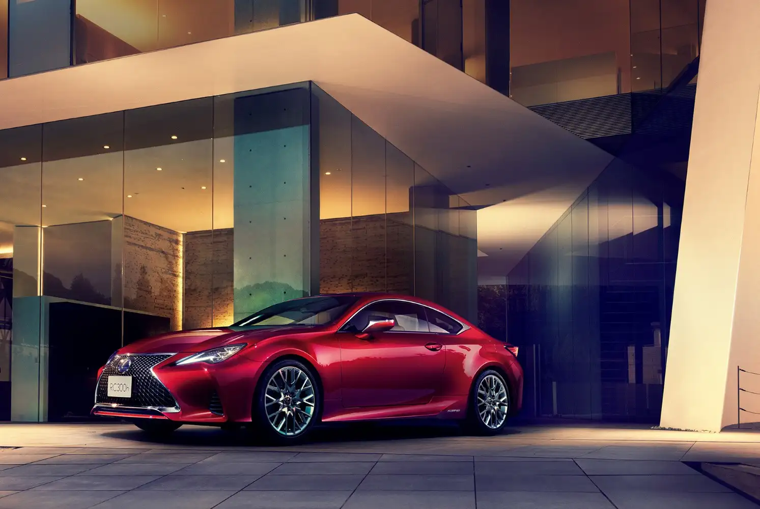 2020 Lexus RC 300 Premier - view 4