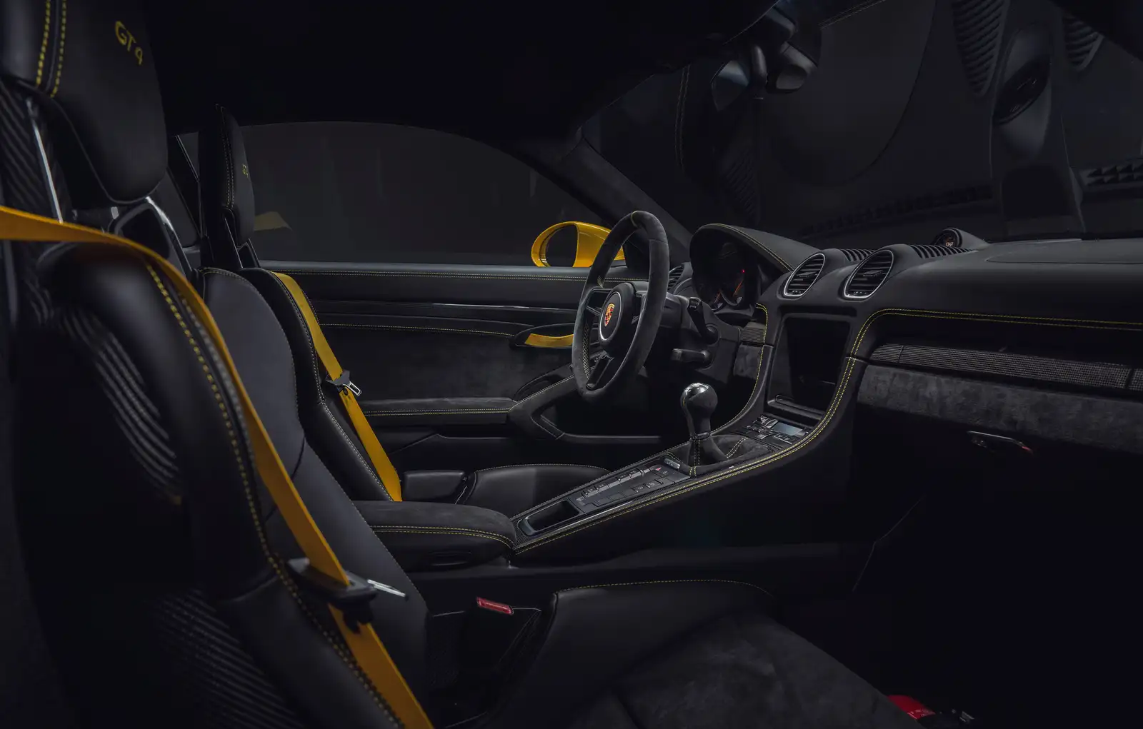 2022 Porsche 718 Cayman GT4 Base Trim - PDK - view 4