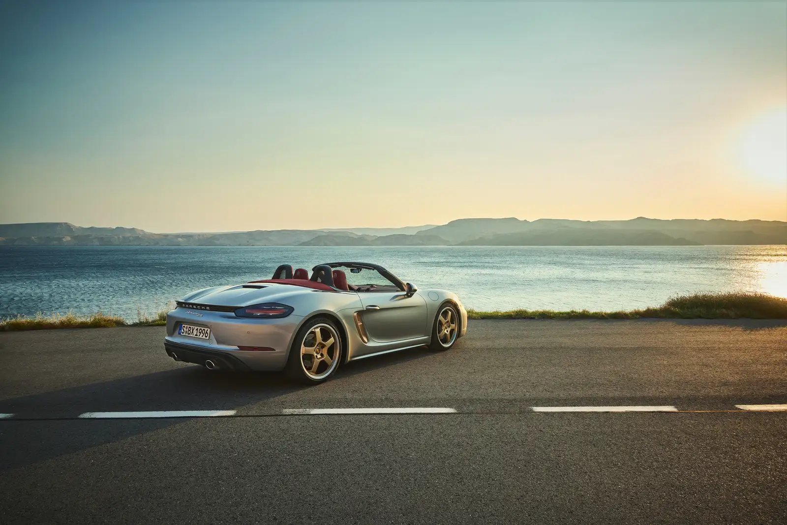 2022 Porsche 718 Boxster 25 Years Base Trim - PDK - view 2