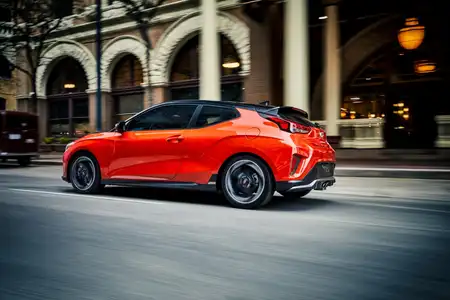 2021 Hyundai Veloster Turbo - Image 2