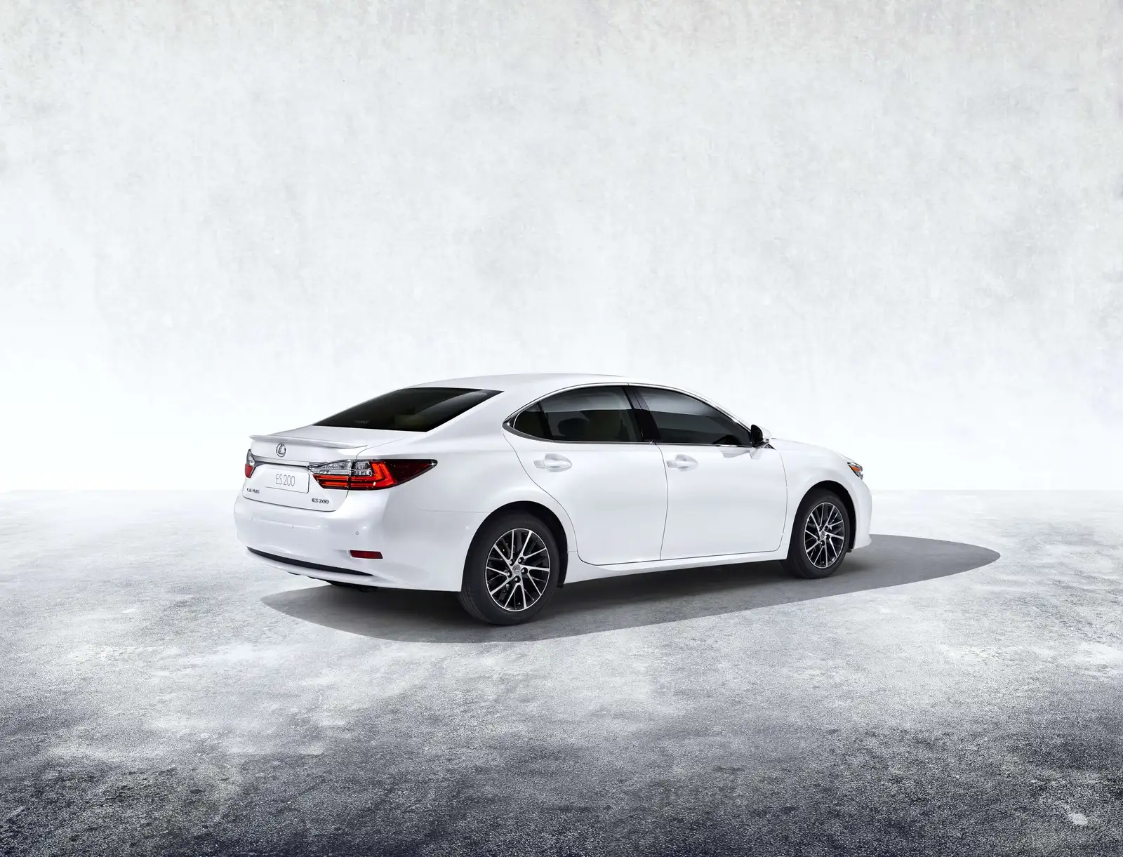 2018 Lexus ES 350 Platinum - view 2