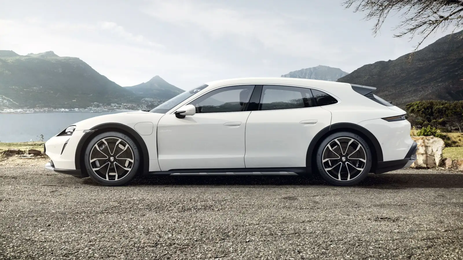 2022 Porsche Taycan Turbo Cross Turismo Base Trim - view 3