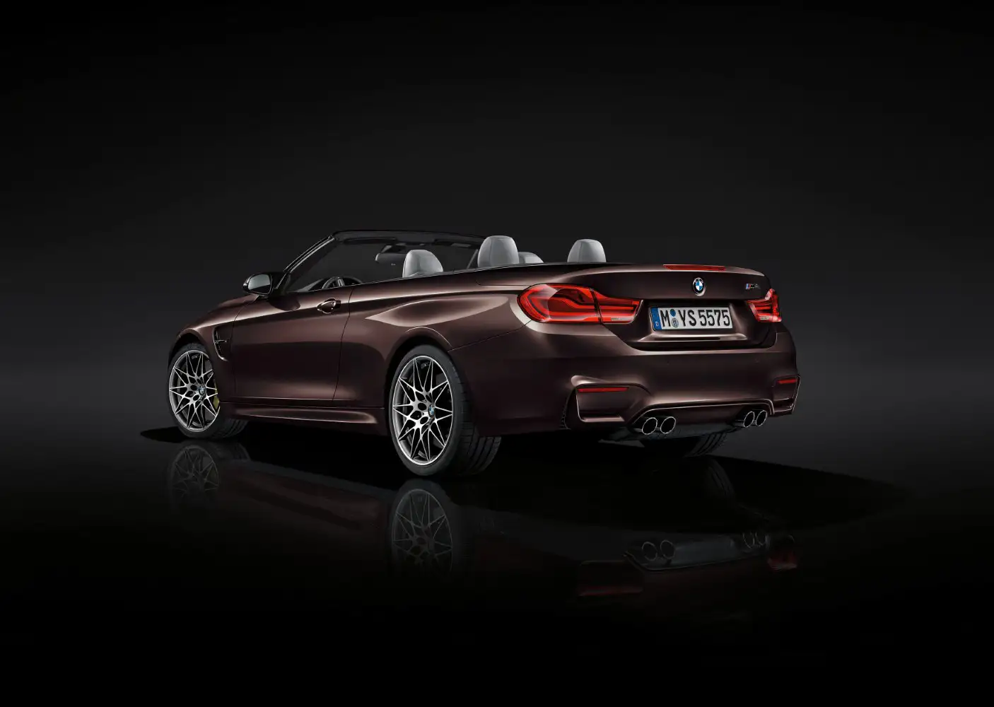 2019 BMW M4 Convertible - view 2