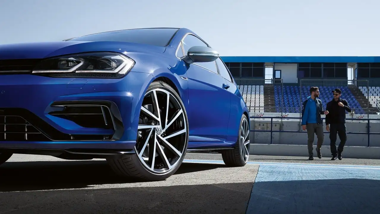 2019 Volkswagen Golf R SEL - view 3