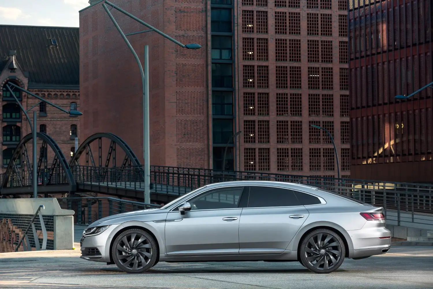 2019 Volkswagen Arteon Sport Leather - view 5