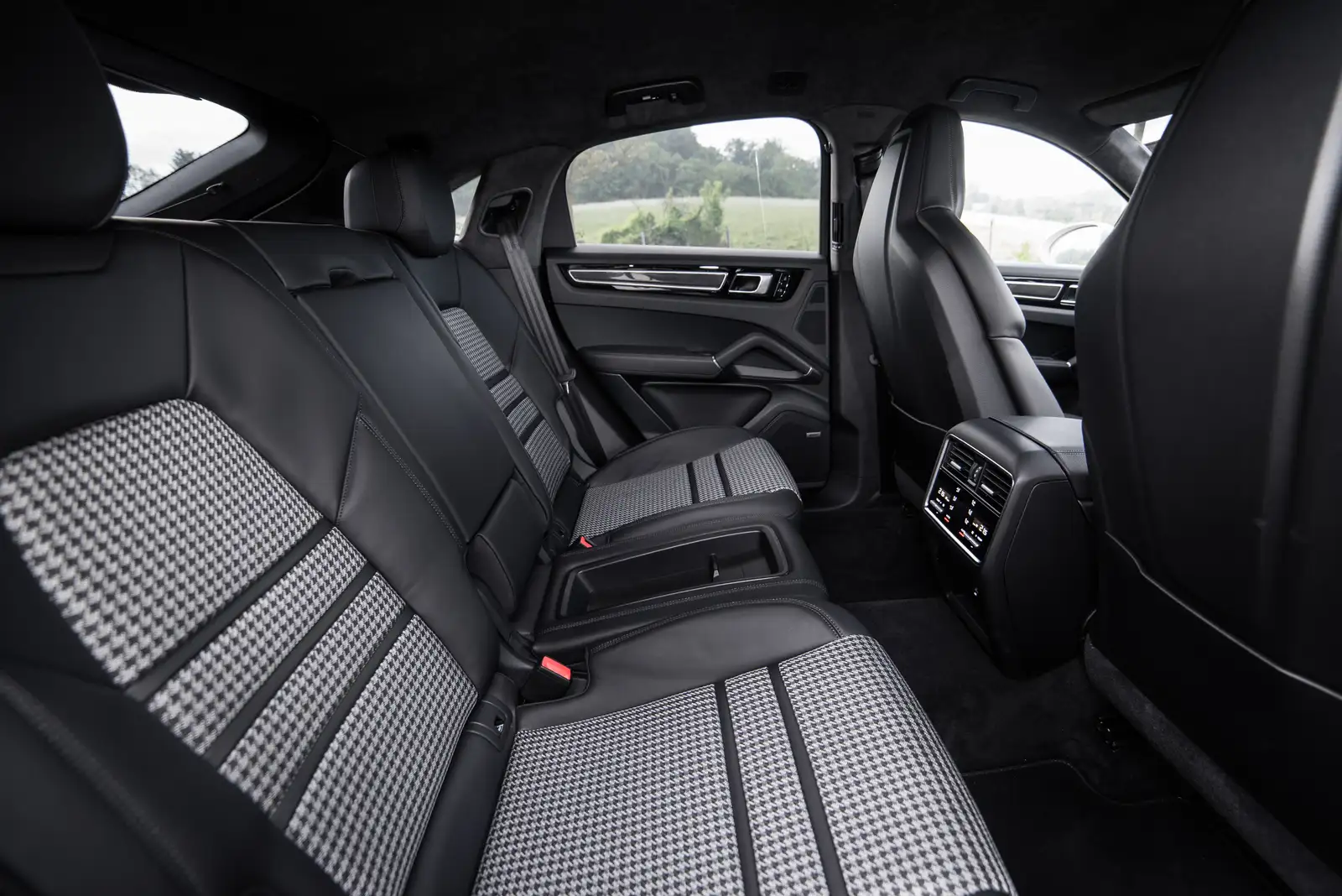 2023 Porsche Cayenne S Coupe Base Trim - view 5