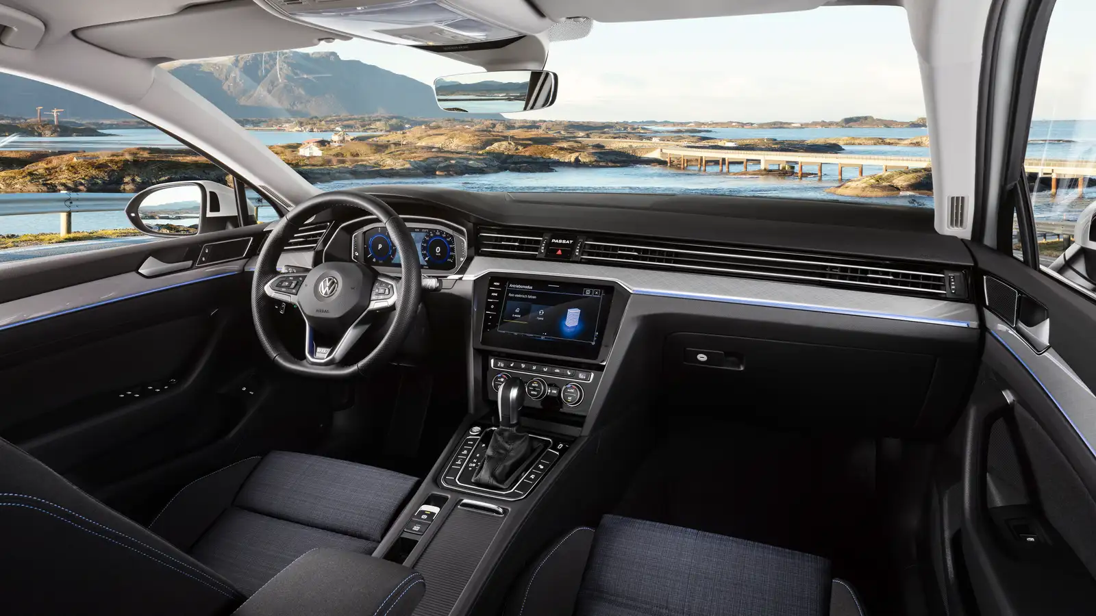 2019 Volkswagen Passat S - view 3