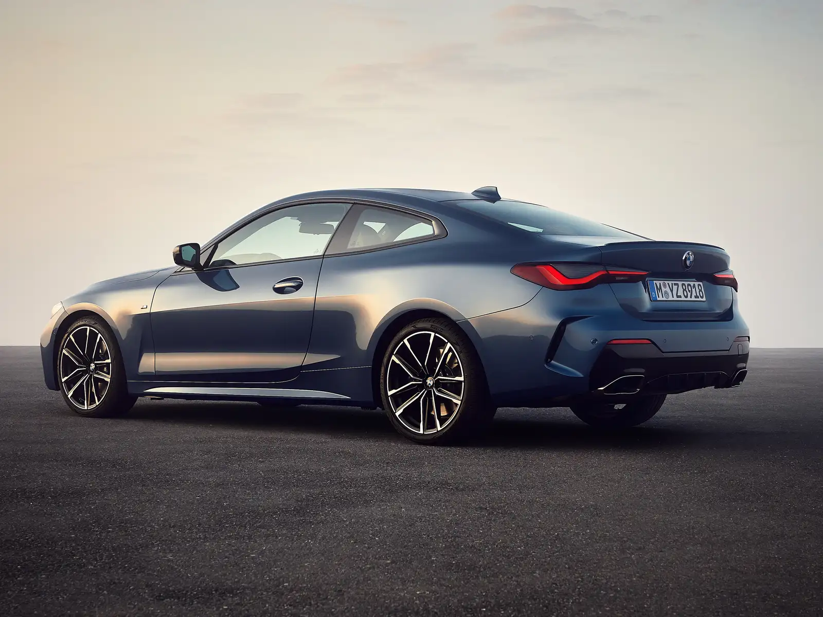 2021 BMW 4 Series M 440i xDrive Coupe - view 2