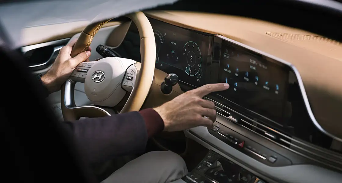 2022 Hyundai Azera Premium - view 4