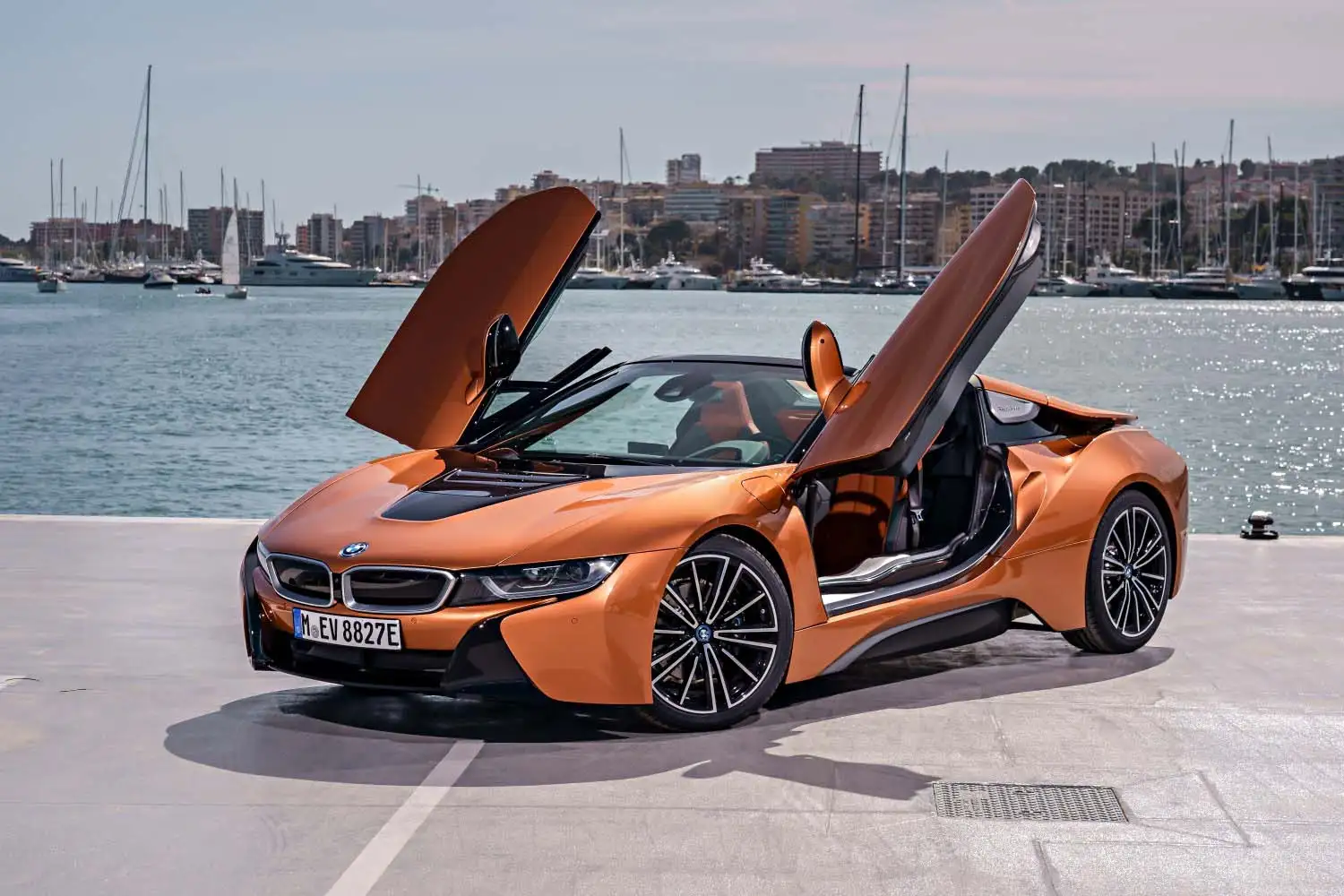 2019 BMW i8 Roadster - view 2