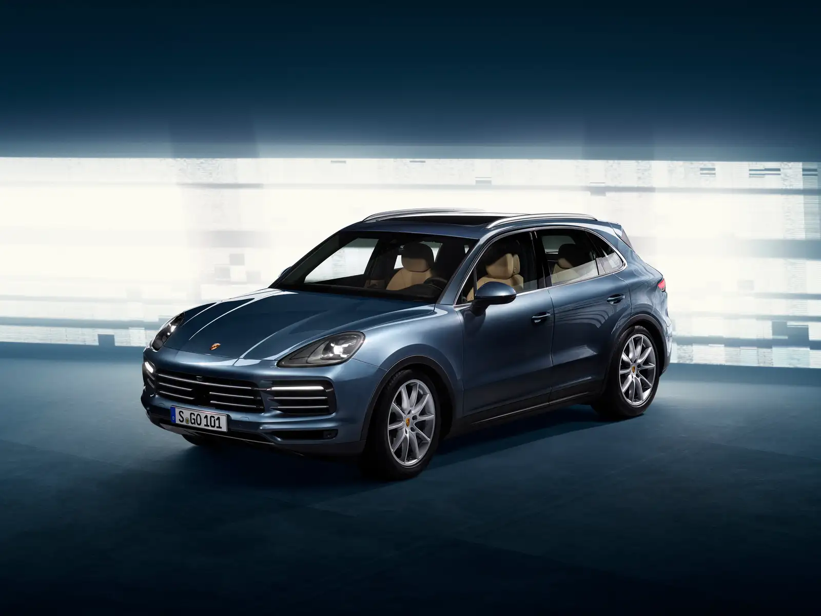 2022 Porsche Cayenne SUV Base Trim - view 2