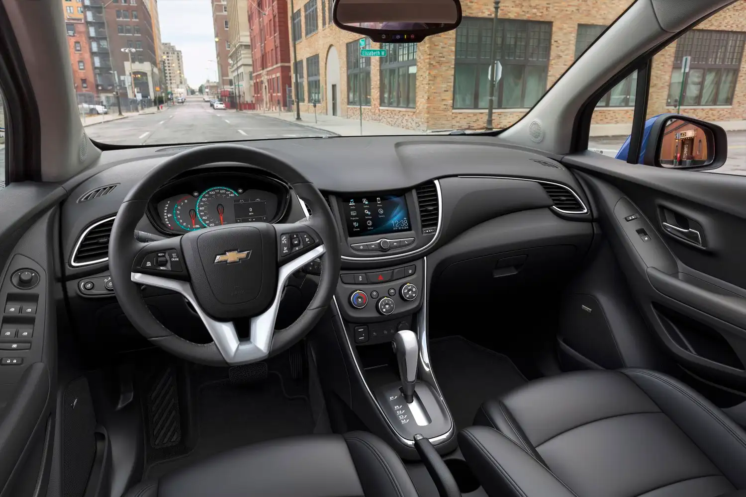 2019 Chevrolet Trax LT - view 2