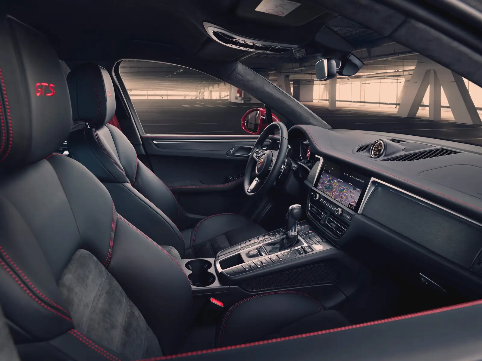 2022 Porsche Macan GTS Base Trim - view 5