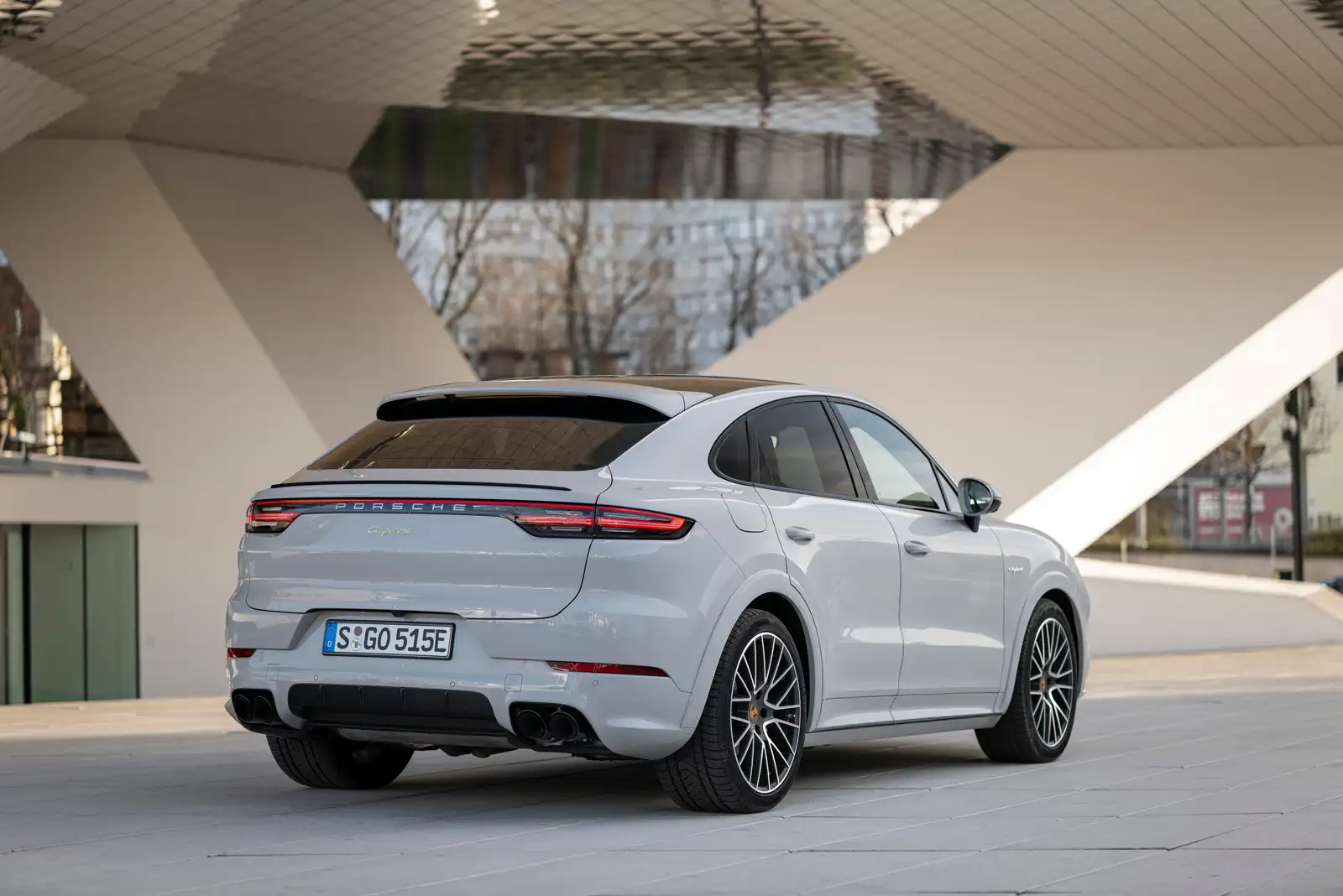 2022 Porsche Cayenne E-Hybrid Coupe Base Trim - view 2