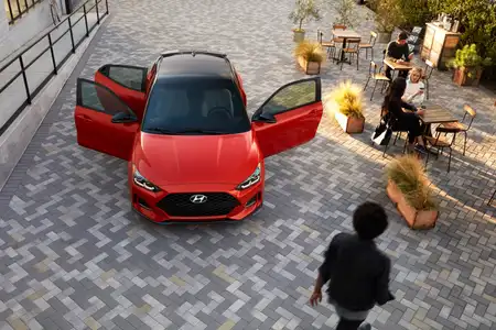 2021 Hyundai Veloster Turbo - Image 4
