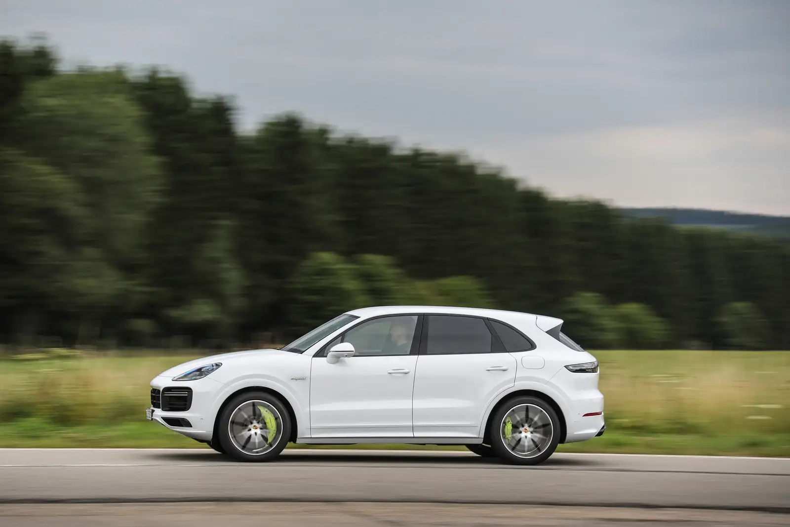 2022 Porsche Cayenne Turbo S E-Hybrid Base Trim - view 3