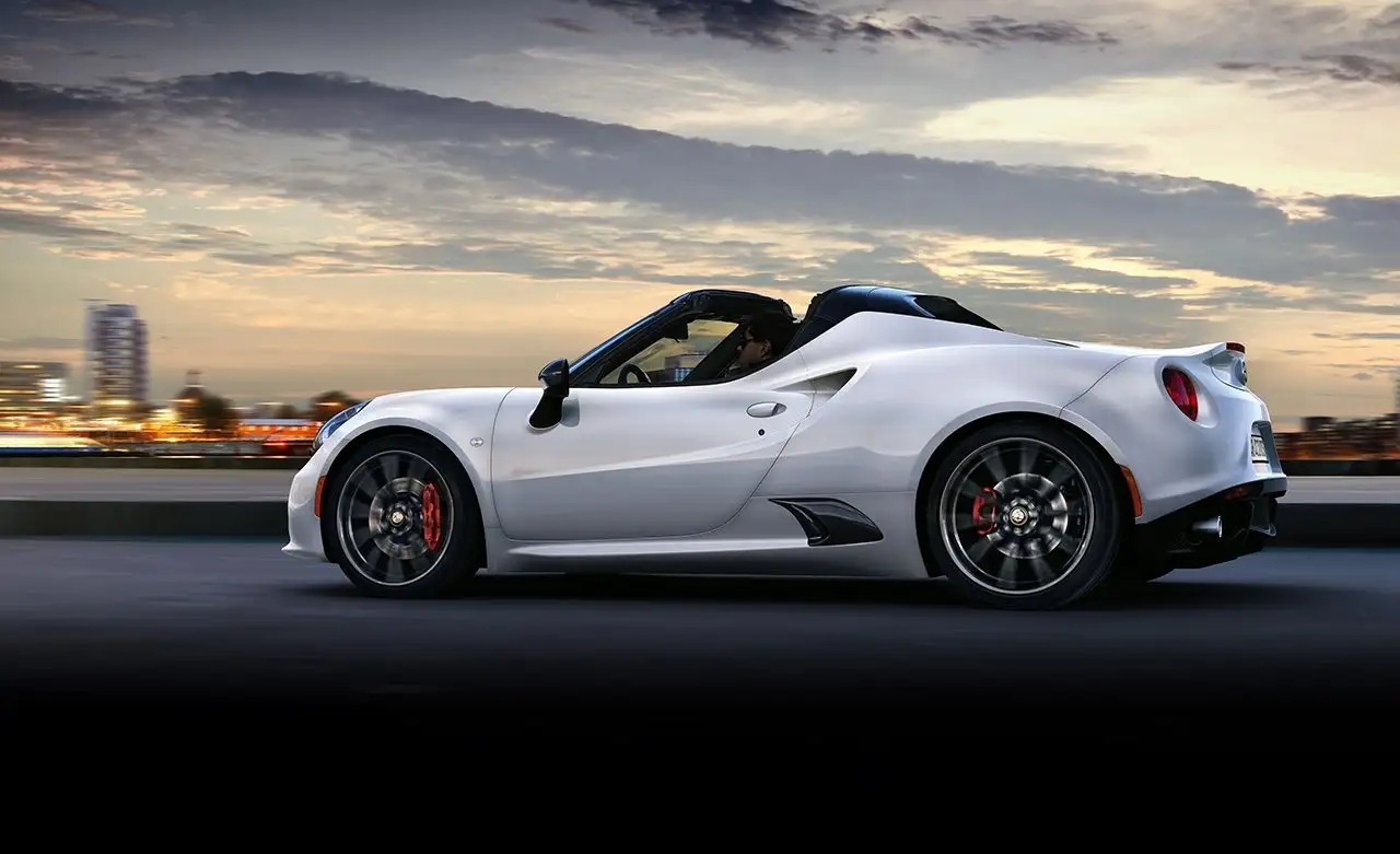 2018 Alfa Romeo 4C Spider - view 3