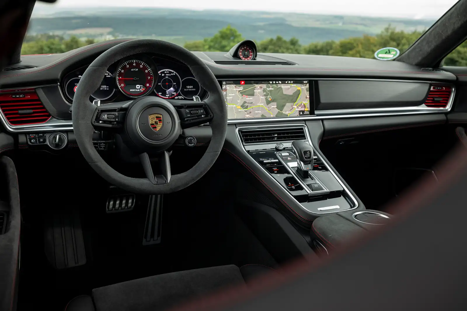 2022 Porsche Panamera GTS Base Trim - view 4