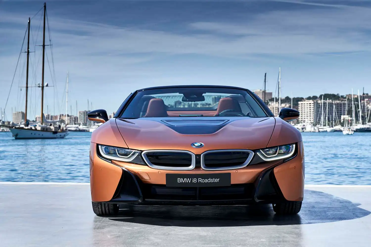 2019 BMW i8 Roadster - view 5