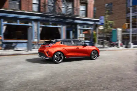 2021 Hyundai Veloster Turbo - Image 3