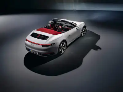 Porsche 911 Carrera Cabriolet Base Trim - Image 2