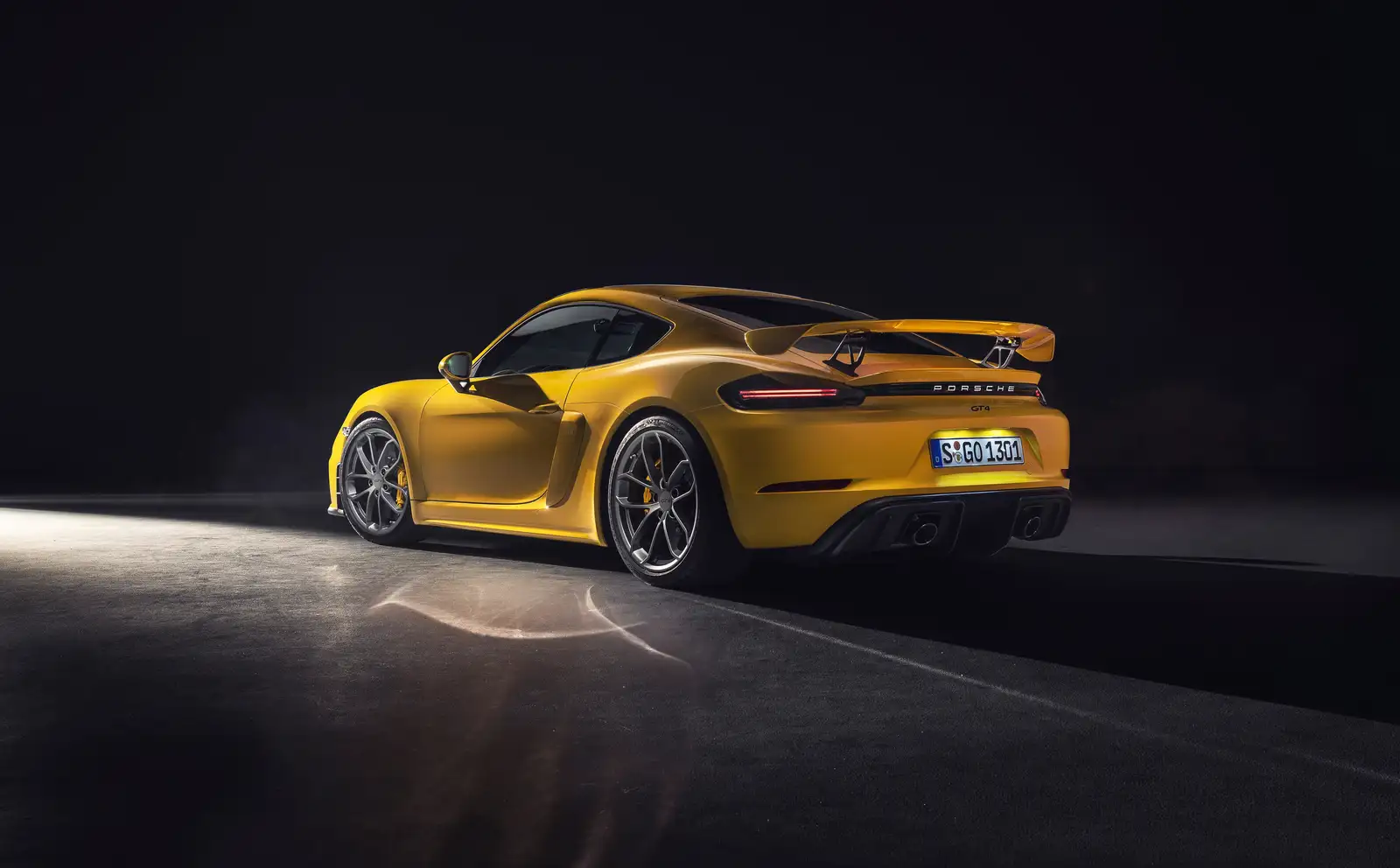 2022 Porsche 718 Cayman GT4 Base Trim - PDK - view 2