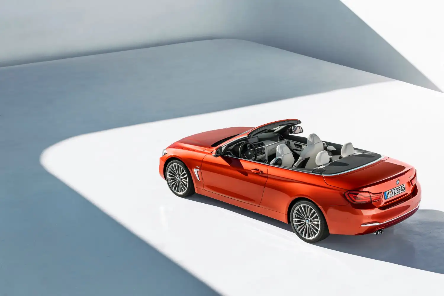 2019 BMW 4 Series 430i Convertible M Sport - view 3