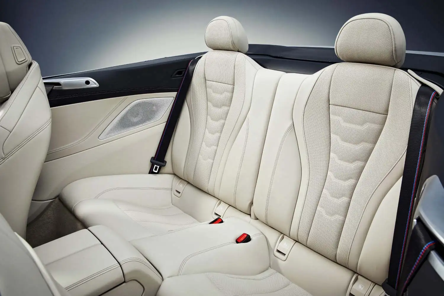 2020 BMW 8 Series 840i Convertible M Sport - view 10