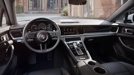 2022 Porsche Panamera Base Model Base Trim - Image 4