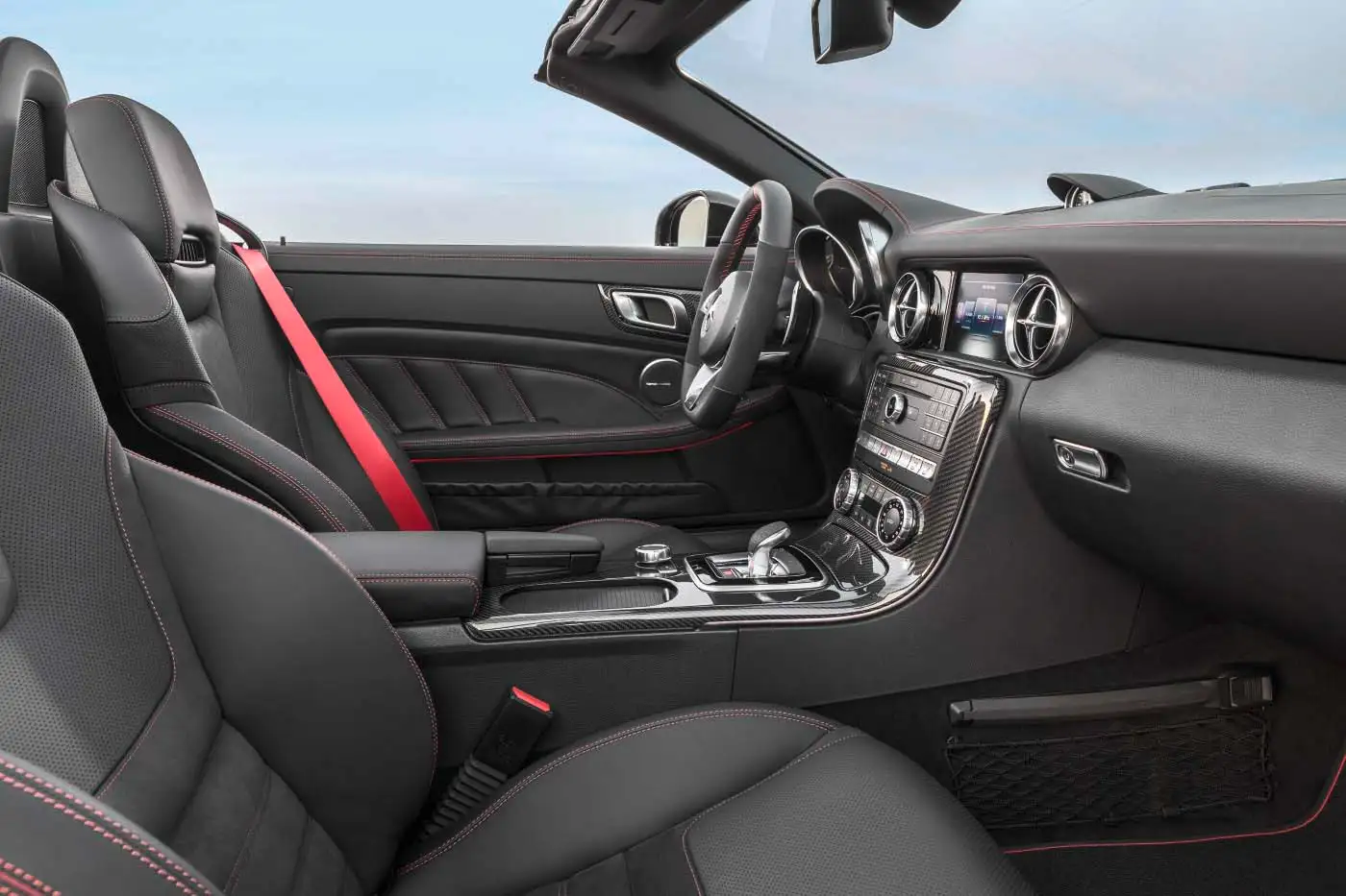 2019 Mercedes-Benz AMG SLC 43 - view 6