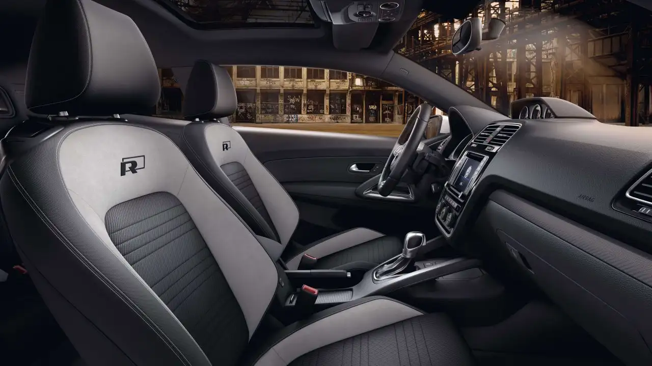 2018 Volkswagen Scirocco Sport - view 5