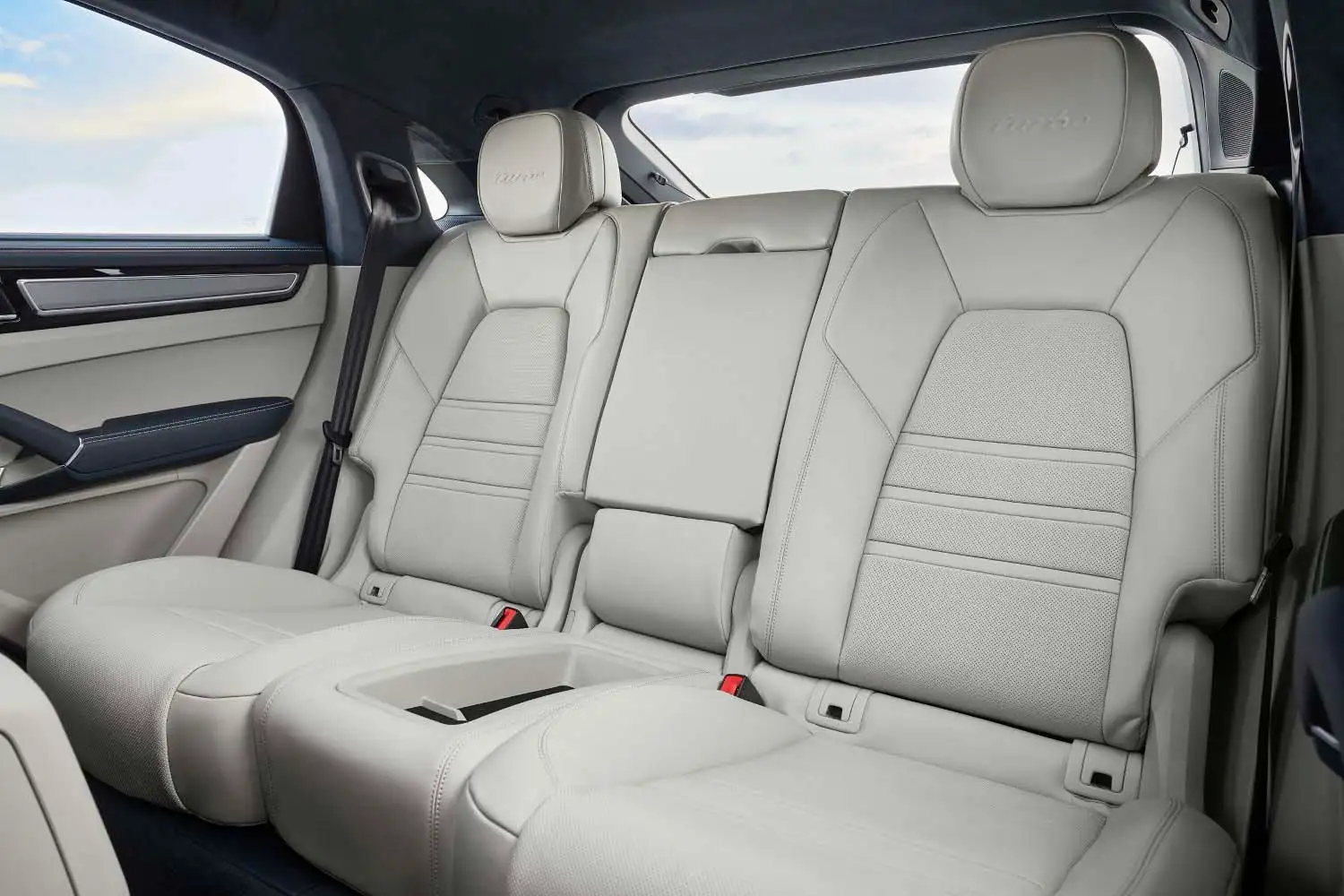2022 Porsche Cayenne Turbo Coupe Base Trim - view 6