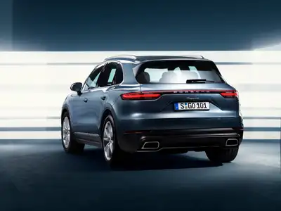 2022 Porsche Cayenne SUV Base Trim - Image 3