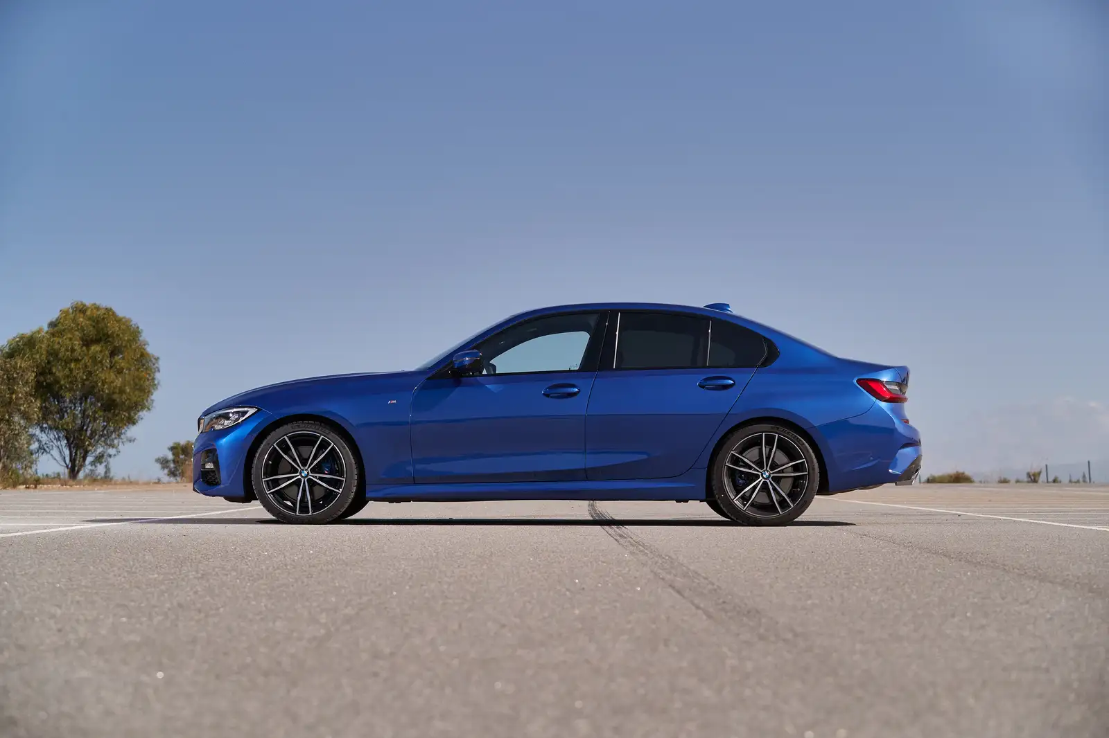 2020 BMW 3 Series 330i Sedan M Sport Alcantara - view 4