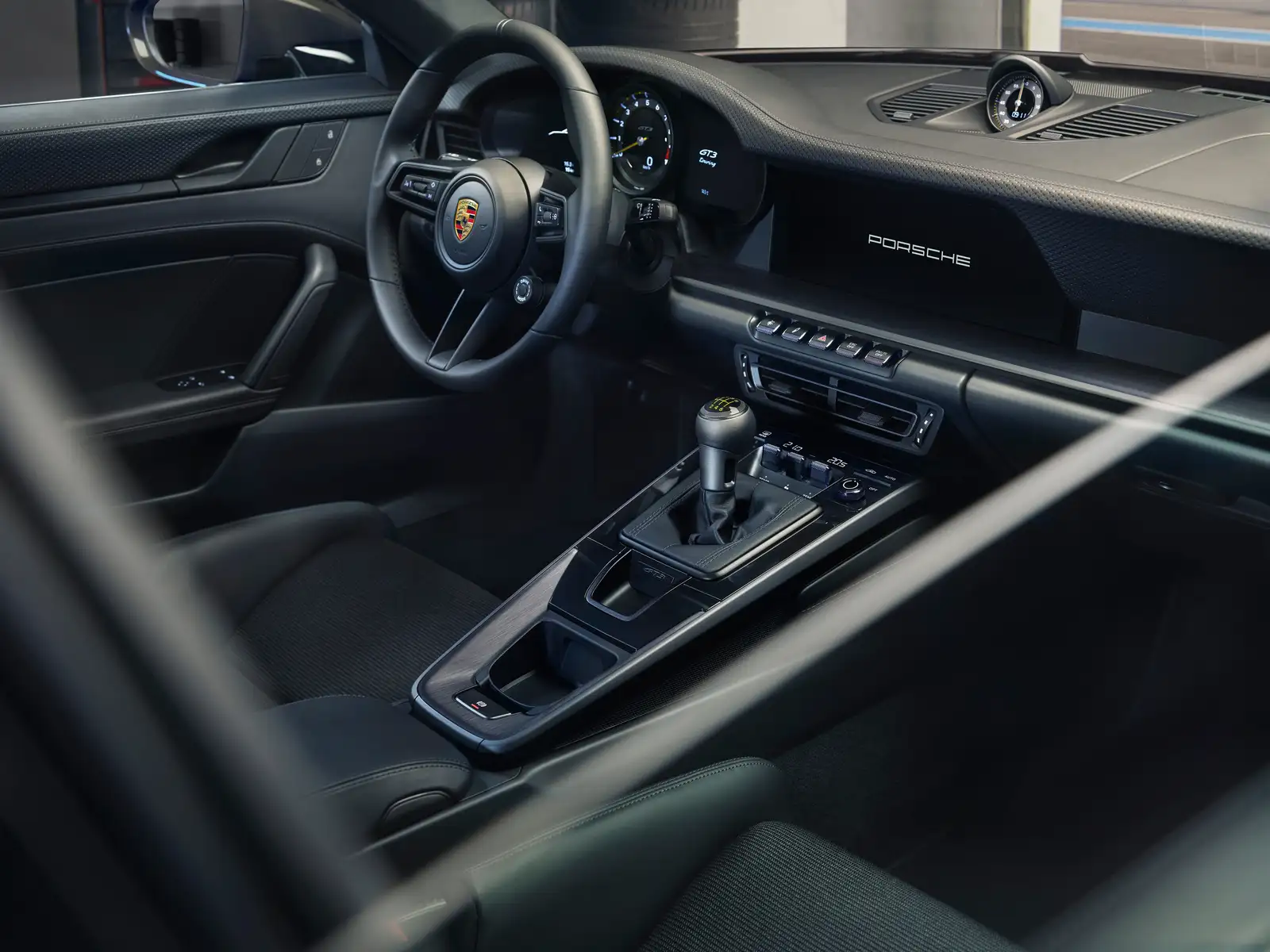 2022 Porsche 911 GT3 with Touring Package Base Trim - view 4