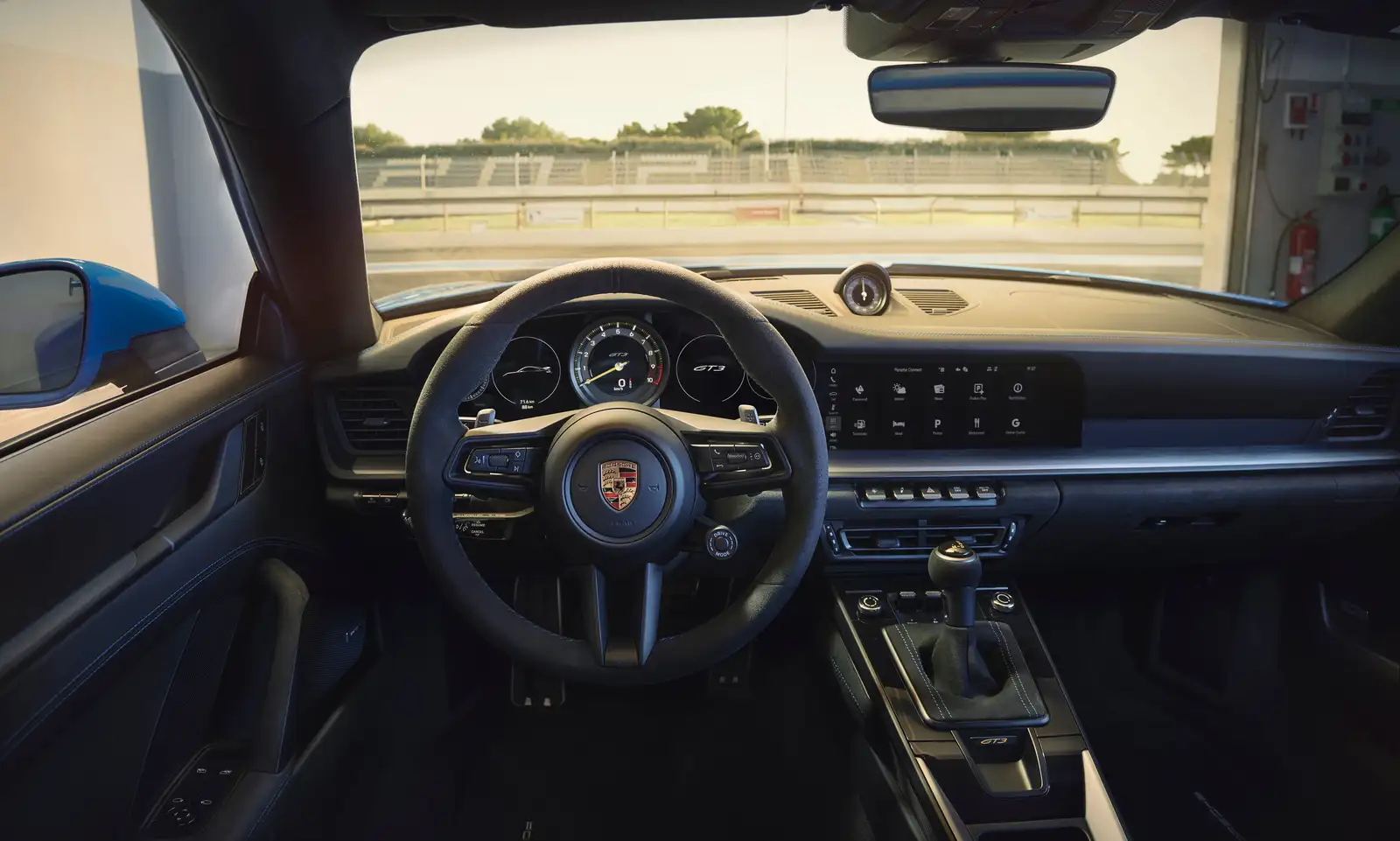 2022 Porsche 911 GT3 Base Trim - view 4