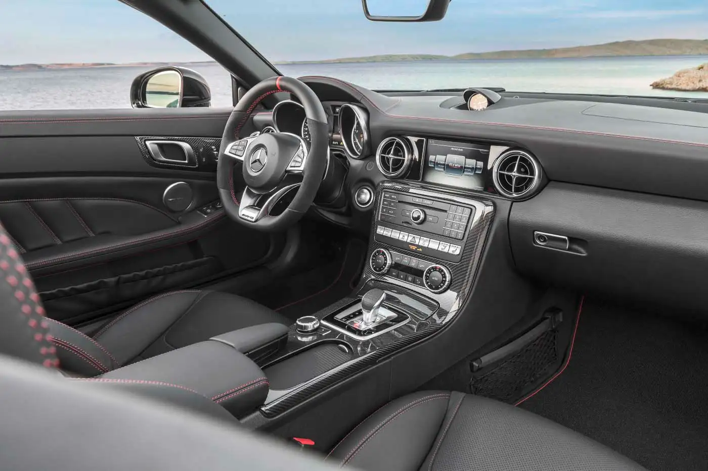 2019 Mercedes-Benz AMG SLC 43 - view 7