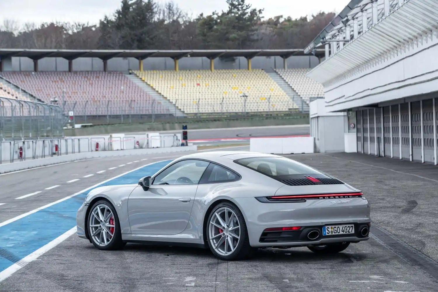 2022 Porsche 911 Carrera S Base Trim - view 2