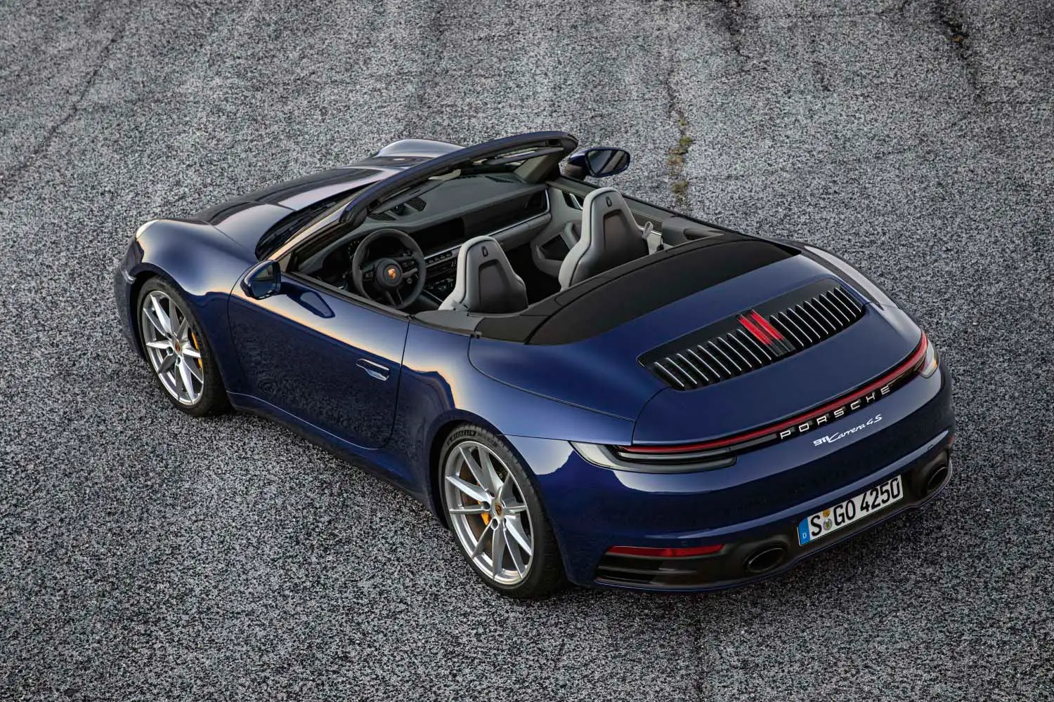 2022 Porsche 911 Carrera 4S Cabriolet Base Trim - view 3