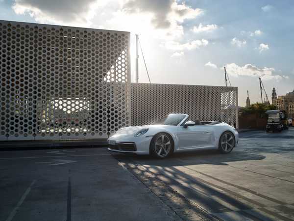 2022 Porsche  الفئة الأساسية من 911 Carrera 4 Cabriolet for sale, rent and lease on DriveNinja.com