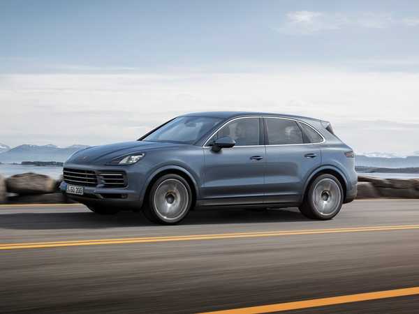 2022 Porsche  الفئة الأساسية من Cayenne S for sale, rent and lease on DriveNinja.com