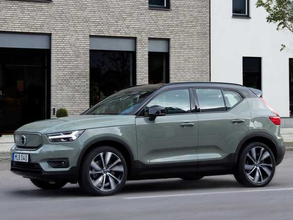 2022 Volvo  XC40 Recharge P8 نظام دفع كلي for sale, rent and lease on DriveNinja.com