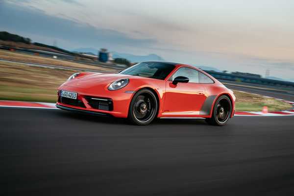 2022 Porsche الفئة الأساسية من 911 Carrera 4 GTS for sale, rent and lease on DriveNinja.com